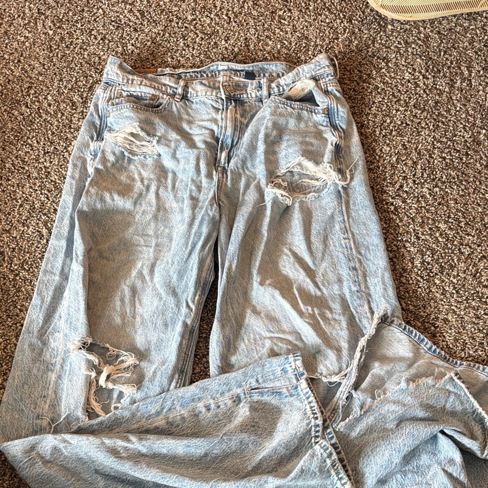 American Eagle Outfitters Light Blue Boyfriend Jeans